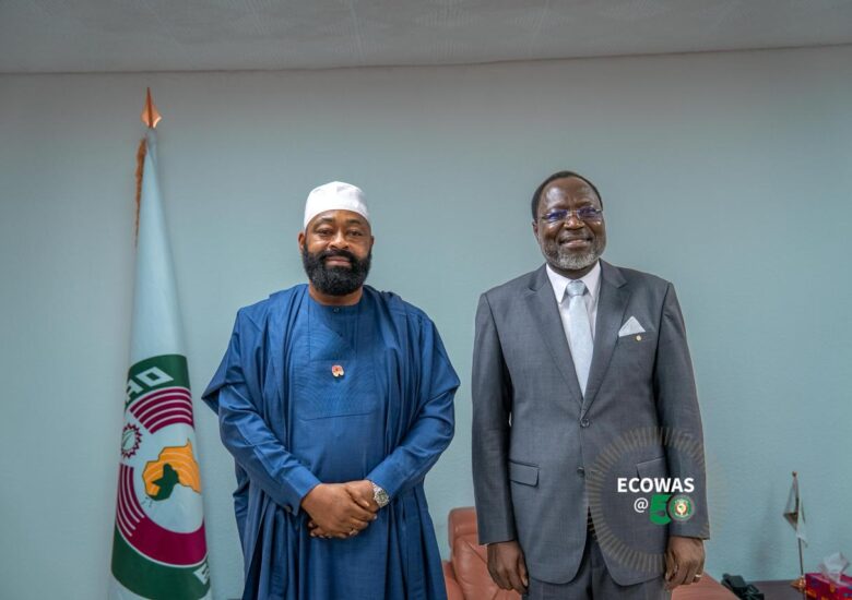 LA CEDEAO ET L’AGENCE NIGÉRIANE D’ÉLECTRIFICATION RURALE UNISSENT LEURS EFFORTS POUR RENFORCER L’ACCÈS À L’ÉNERGIE HORS RÉSEAU DANS L’ÉTAT DU NIGER